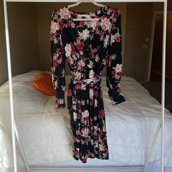 Chelsea & Violet Floral Midi Wrap Surplice Dress - Picture 2 of 12